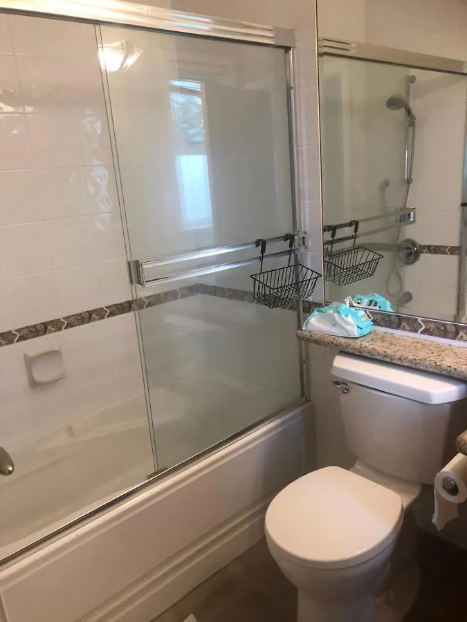 Lucky Room, A Comfortable Bedroom With Private Bathroom Close To Yvr Richmond Canada