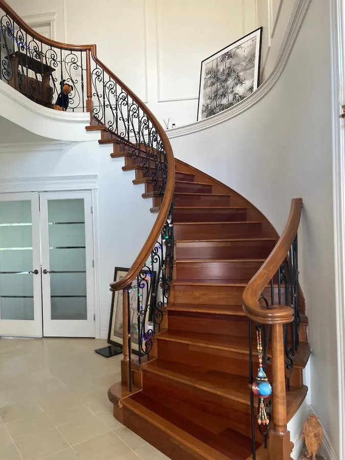 Homestay Lucky Room, A Comfortable Bedroom With Private Bathroom Close To Yvr Richmond